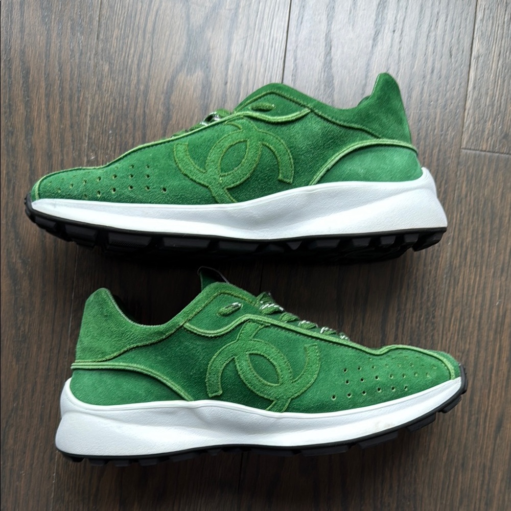 Like New Limited Chanel Sneakers Green Suede Size 37